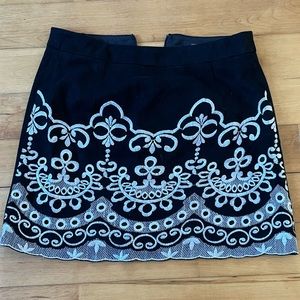 Forever 21 suede skirt with whit stitching on front size small
